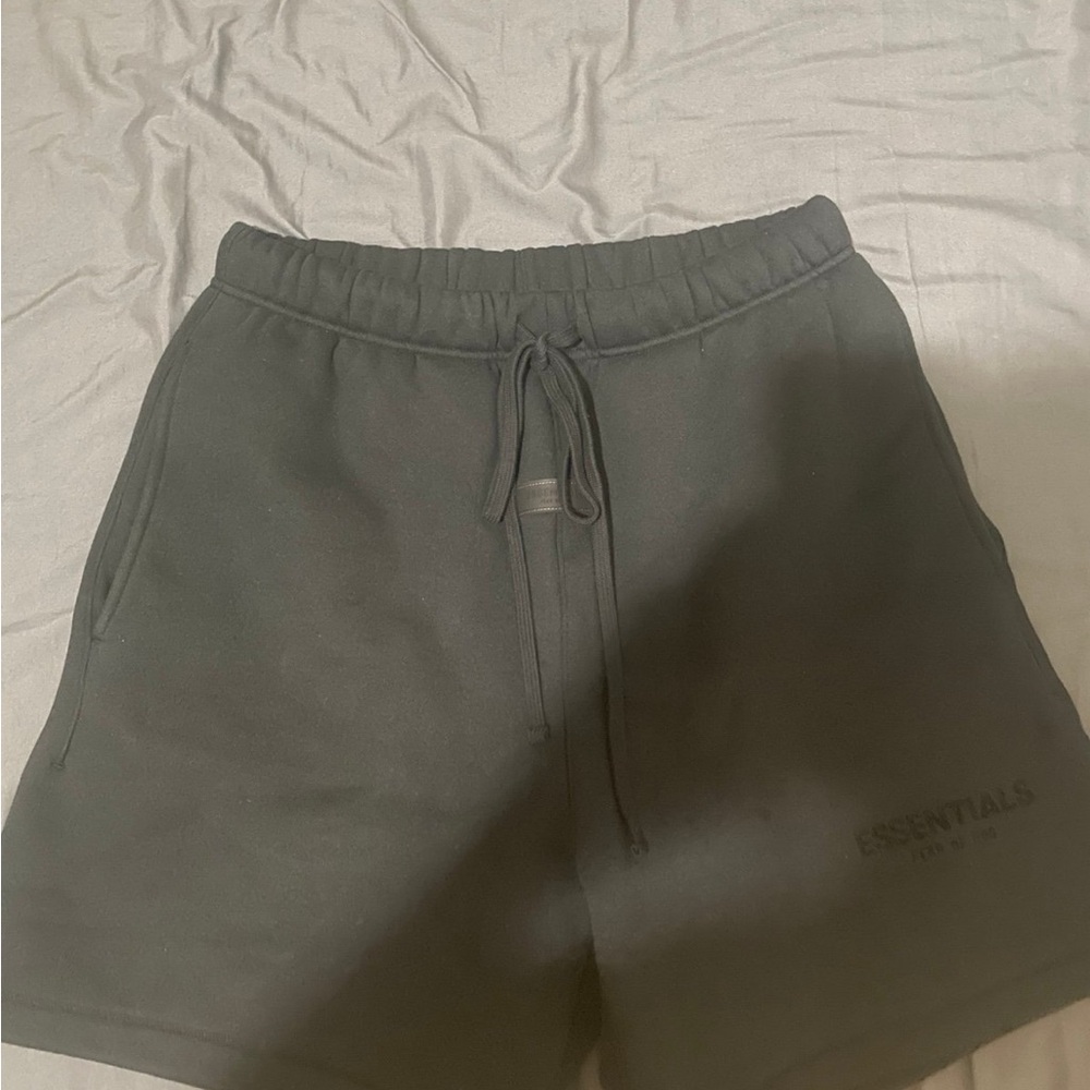 Fear of God Essentials Sweatshort ‘Strech Limo’